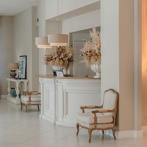 Hotel Capri (Adults Only)